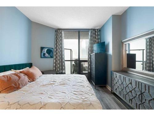 2103-220 12 Avenue Se, Calgary, AB - Indoor Photo Showing Bedroom