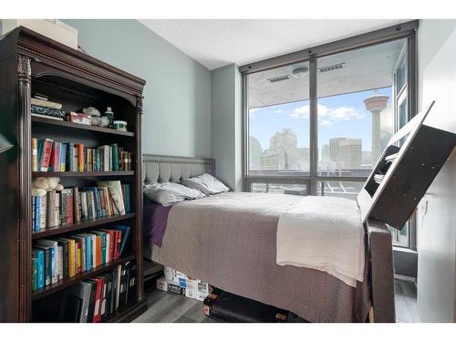 2103-220 12 Avenue Se, Calgary, AB - Indoor Photo Showing Bedroom