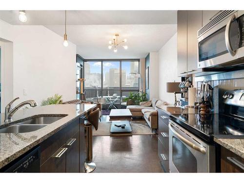 2103-220 12 Avenue Se, Calgary, AB - Indoor Photo Showing Kitchen With Double Sink With Upgraded Kitchen