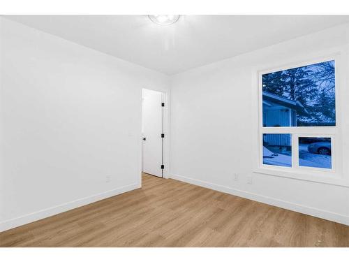 259 Whitehill Place Ne, Calgary, AB - Indoor Photo Showing Other Room