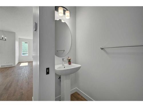 305 Ambleton Drive Nw, Calgary, AB - Indoor Photo Showing Bathroom