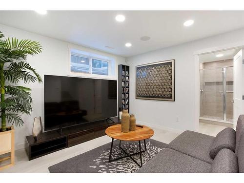 14 Copperstone Drive Se, Calgary, AB - Indoor Photo Showing Living Room