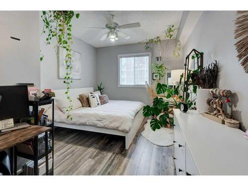 202-126 14 Avenue Sw, Calgary, AB - Indoor Photo Showing Bedroom