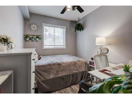 202-126 14 Avenue Sw, Calgary, AB - Indoor Photo Showing Bedroom