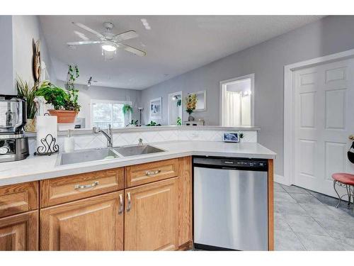 202-126 14 Avenue Sw, Calgary, AB - Indoor Photo Showing Kitchen