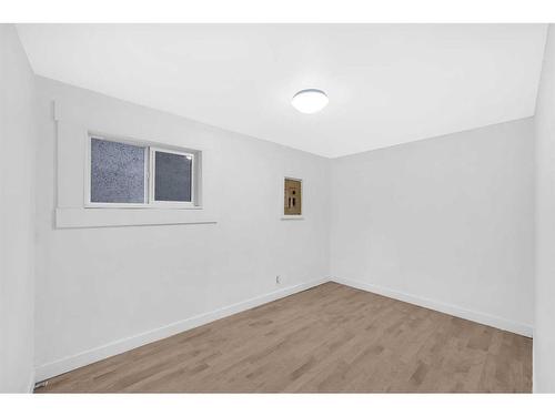 1022 18 Avenue Se, Calgary, AB - Indoor Photo Showing Other Room