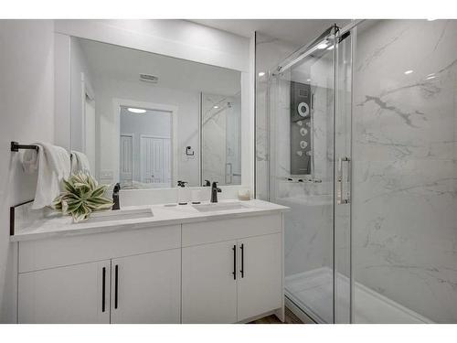 435 Queensland Road Se, Calgary, AB - Indoor Photo Showing Bathroom