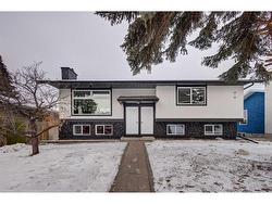 435 Queensland Road SE Calgary, AB T2J 3S5