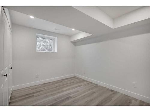 435 Queensland Road Se, Calgary, AB - Indoor Photo Showing Other Room