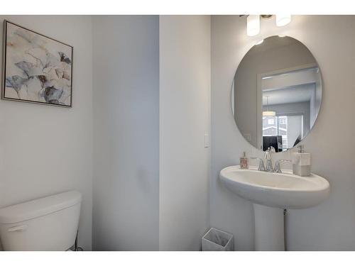 48 Auburn Meadows Boulevard Se, Calgary, AB - Indoor Photo Showing Bathroom