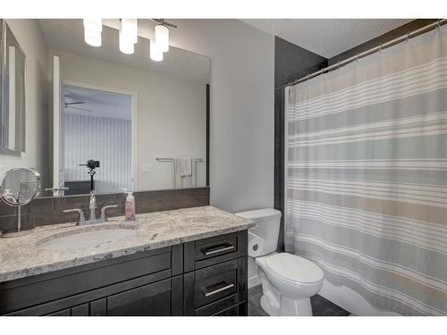 48 Auburn Meadows Boulevard Se, Calgary, AB - Indoor Photo Showing Bathroom