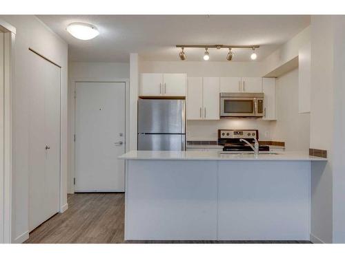 4206-181 Skyview Ranch Manor Ne, Calgary, AB - Indoor Photo Showing Kitchen