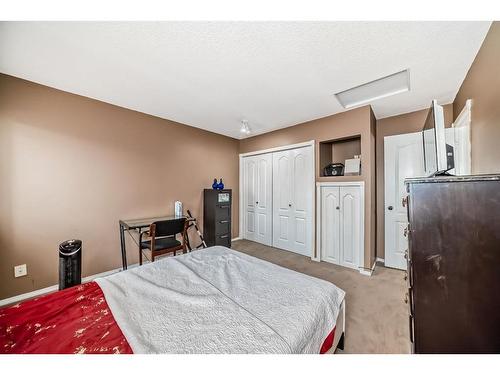 176 Laguna Close Ne, Calgary, AB - Indoor Photo Showing Bedroom