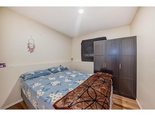 176 Laguna Close Ne, Calgary, AB - Indoor Photo Showing Bedroom