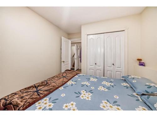 176 Laguna Close Ne, Calgary, AB - Indoor Photo Showing Bedroom