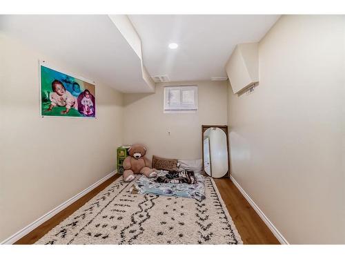 176 Laguna Close Ne, Calgary, AB - Indoor