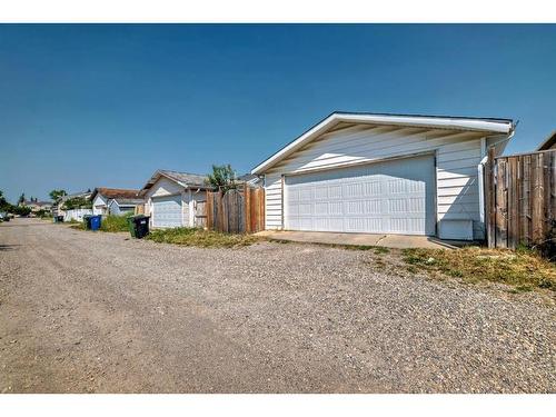 176 Laguna Close Ne, Calgary, AB - Outdoor