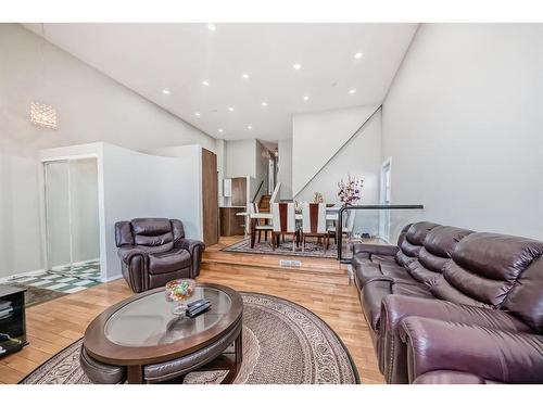 176 Laguna Close Ne, Calgary, AB - Indoor Photo Showing Living Room