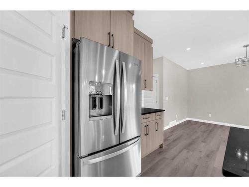 70 Sandpiper Bend, Chestermere, AB - Indoor Photo Showing Kitchen