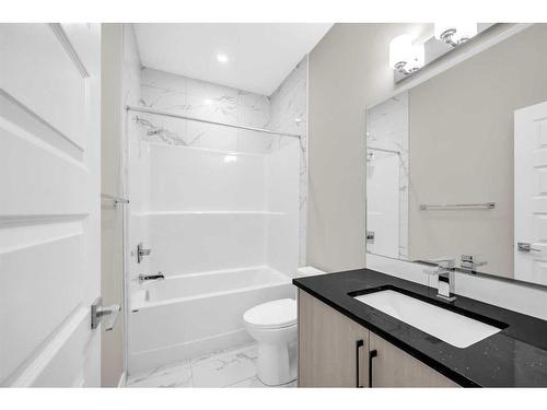 70 Sandpiper Bend, Chestermere, AB - Indoor Photo Showing Bathroom