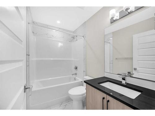 70 Sandpiper Bend, Chestermere, AB - Indoor Photo Showing Bathroom