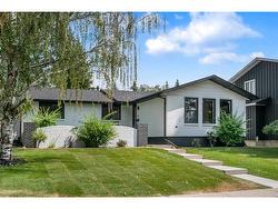 9828 19 Street SW Calgary, AB T2V 4C3