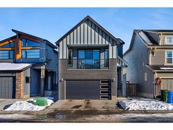 160 Cranbrook Gardens SE Calgary, AB T3M 3K6