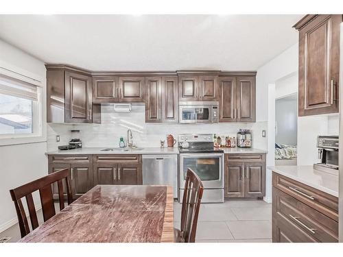 5919 4 Avenue Ne, Calgary, AB - Indoor Photo Showing Kitchen With Stainless Steel Kitchen