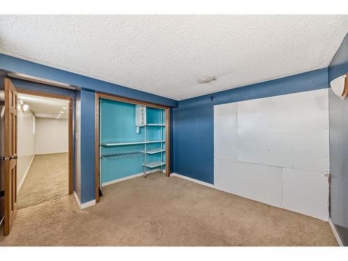 5919 4 Avenue Ne, Calgary, AB - Indoor Photo Showing Other Room