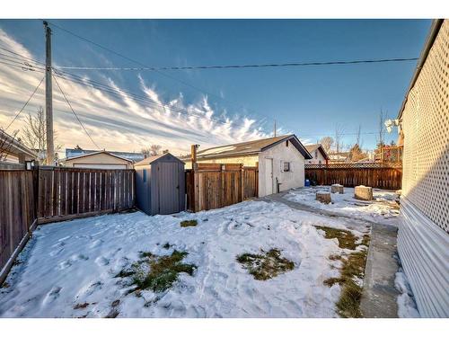 5919 4 Avenue Ne, Calgary, AB - Outdoor