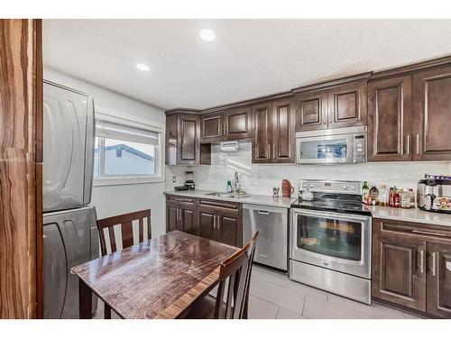 5919 4 Avenue Ne, Calgary, AB - Indoor Photo Showing Kitchen With Stainless Steel Kitchen