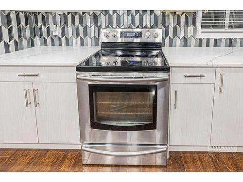 357 Martha'S Manor Ne, Calgary, AB - Indoor Photo Showing Kitchen