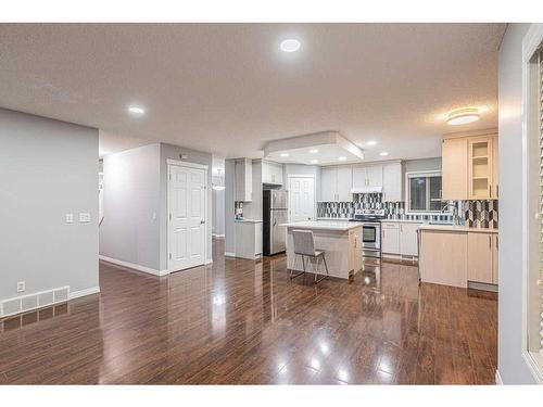 357 Martha'S Manor Ne, Calgary, AB - Indoor Photo Showing Kitchen