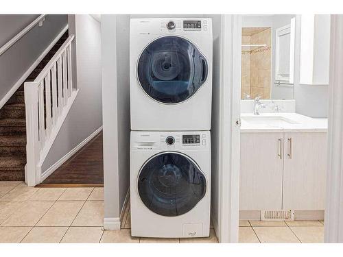 357 Martha'S Manor Ne, Calgary, AB - Indoor Photo Showing Laundry Room