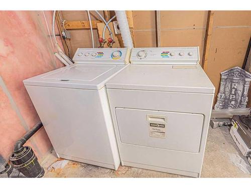 357 Martha'S Manor Ne, Calgary, AB - Indoor Photo Showing Laundry Room