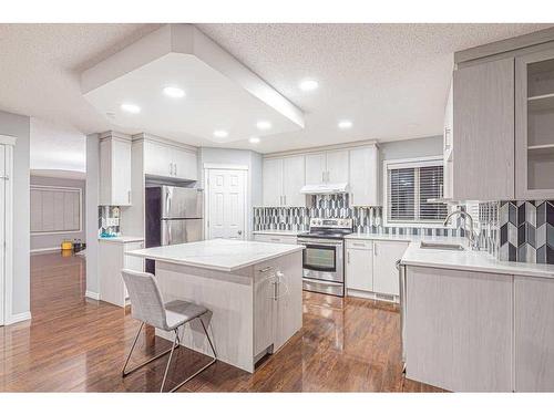 357 Martha'S Manor Ne, Calgary, AB - Indoor Photo Showing Kitchen