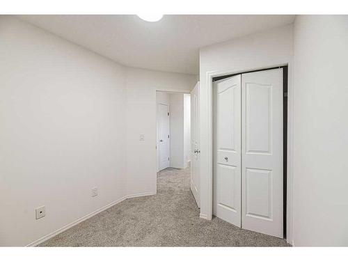 36-111 Tarawood Lane Ne, Calgary, AB - Indoor Photo Showing Other Room