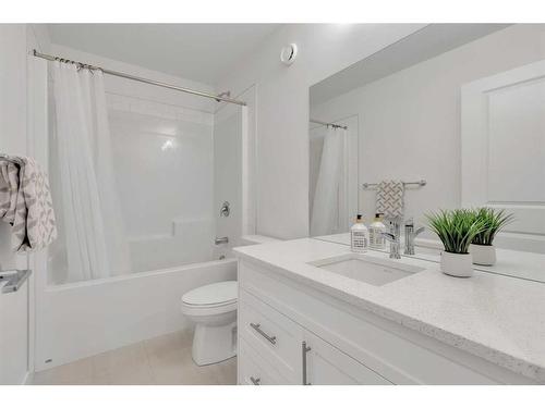 312 Heartland Way, Cochrane, AB - Indoor Photo Showing Bathroom