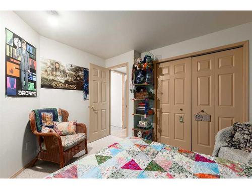 2219 Westmount Road Nw, Calgary, AB - Indoor Photo Showing Bedroom