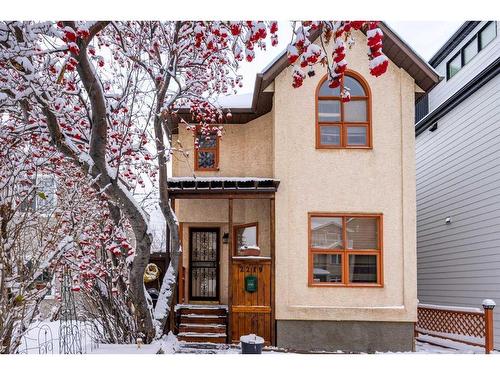 2219 Westmount Road Nw, Calgary, AB - Outdoor