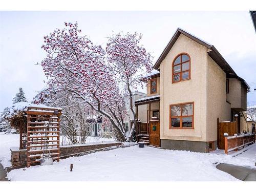 2219 Westmount Road Nw, Calgary, AB - Outdoor