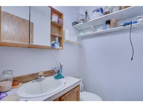 184 Upland Boulevard West, Brooks, AB - Indoor Photo Showing Bathroom