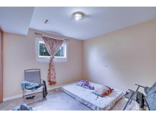 184 Upland Boulevard West, Brooks, AB - Indoor Photo Showing Bedroom