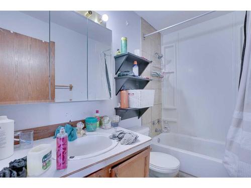 184 Upland Boulevard West, Brooks, AB - Indoor Photo Showing Bathroom