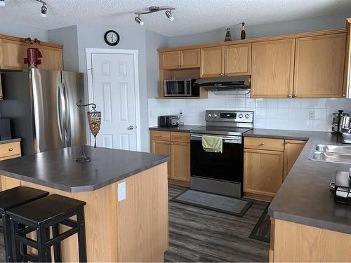 49 Royal Elm Mews Nw, Calgary, AB - Indoor Photo Showing Kitchen