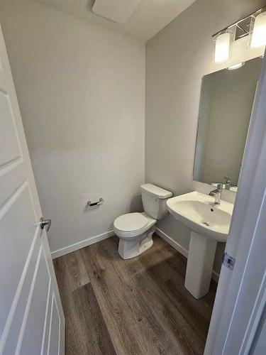 105-340 Ambleton Street Nw, Calgary, AB - Indoor Photo Showing Bathroom