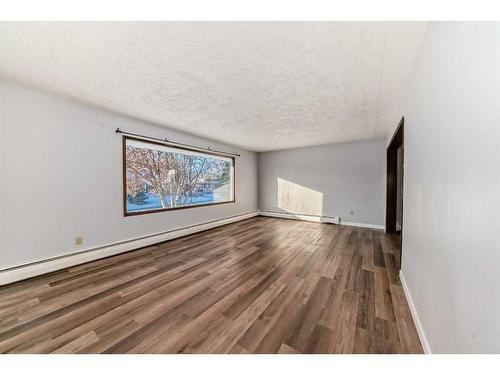 36 Anders Close, Red Deer, AB - Indoor Photo Showing Other Room