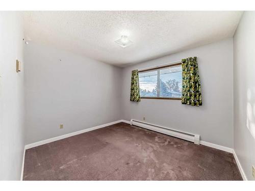 36 Anders Close, Red Deer, AB - Indoor Photo Showing Other Room