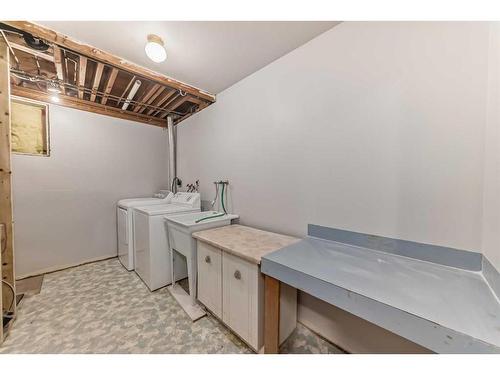 36 Anders Close, Red Deer, AB - Indoor Photo Showing Laundry Room