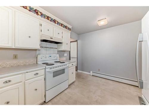 36 Anders Close, Red Deer, AB - Indoor Photo Showing Kitchen